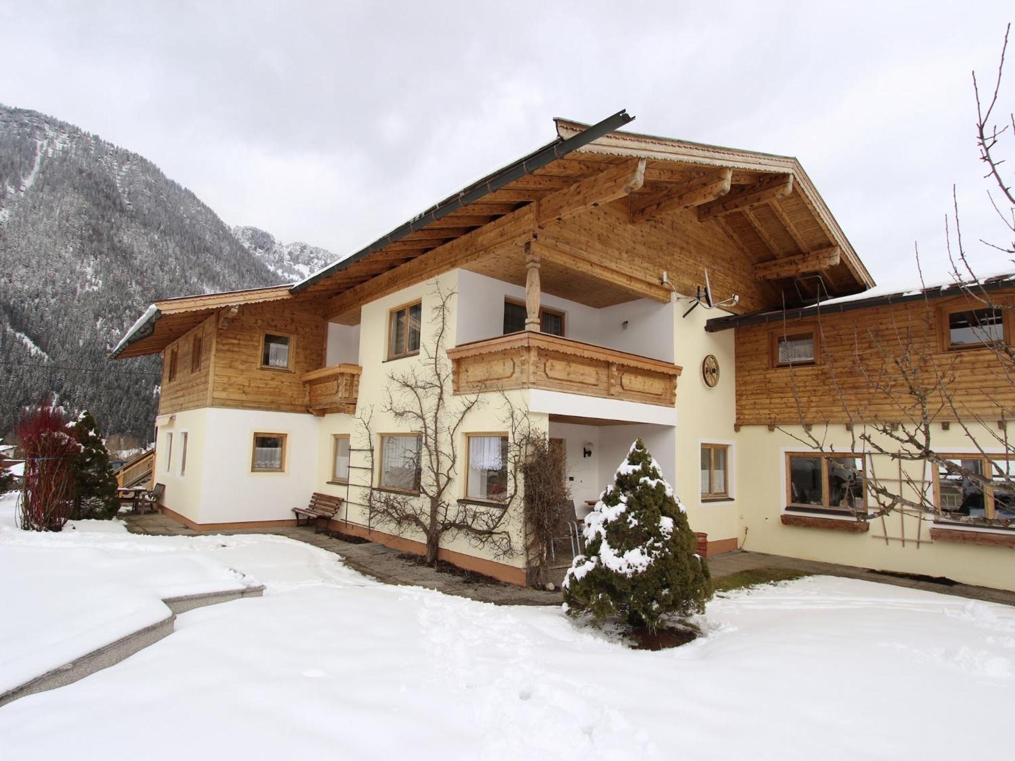 Alluring With Swimming Pool In Tyrol Appartement *